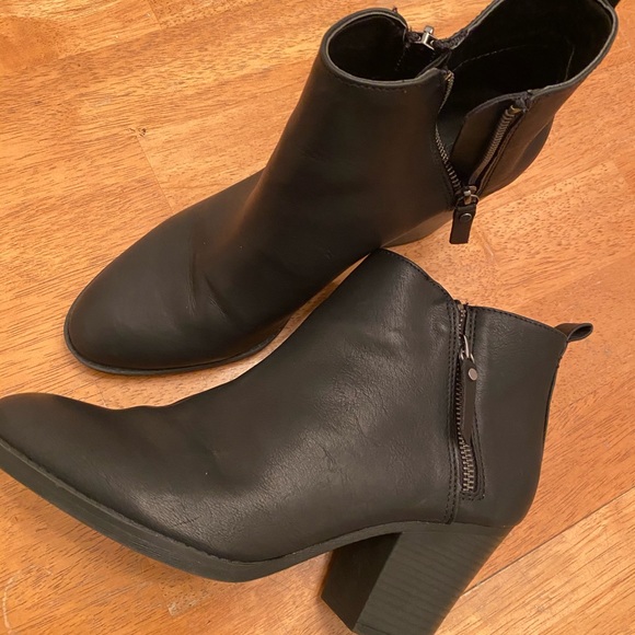 Universal Thread heeled booties zip sides new 10 - Picture 3 of 16